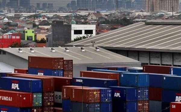 Tarif gudang RI – Singapura bersaing ketat